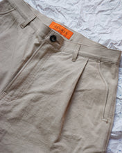 Load image into Gallery viewer, Pleated Trousers - Khaki