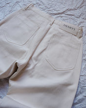 Load image into Gallery viewer, Curved Jeans - Ecru HBT