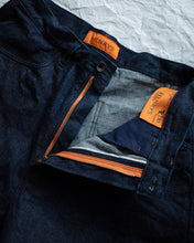 Load image into Gallery viewer, Curved Jeans - Indigo