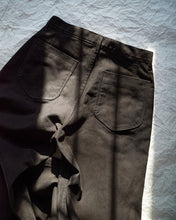 Load image into Gallery viewer, Swoop Pocket Trousers - Black